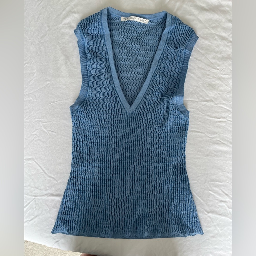 Veronica Beard Ribbed V-Neck Sleevless Stretch Top